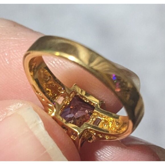 Whimsical Fantasy Purple Stone Bright Gold Tone Ring Size - Picture 4 of 16